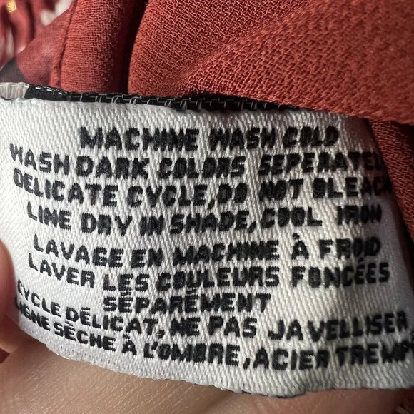 Walter Baker Zuma Blouse In Berry Hibiscus Floral Sz XS Women's flowere shirt - Picture 12 of 12